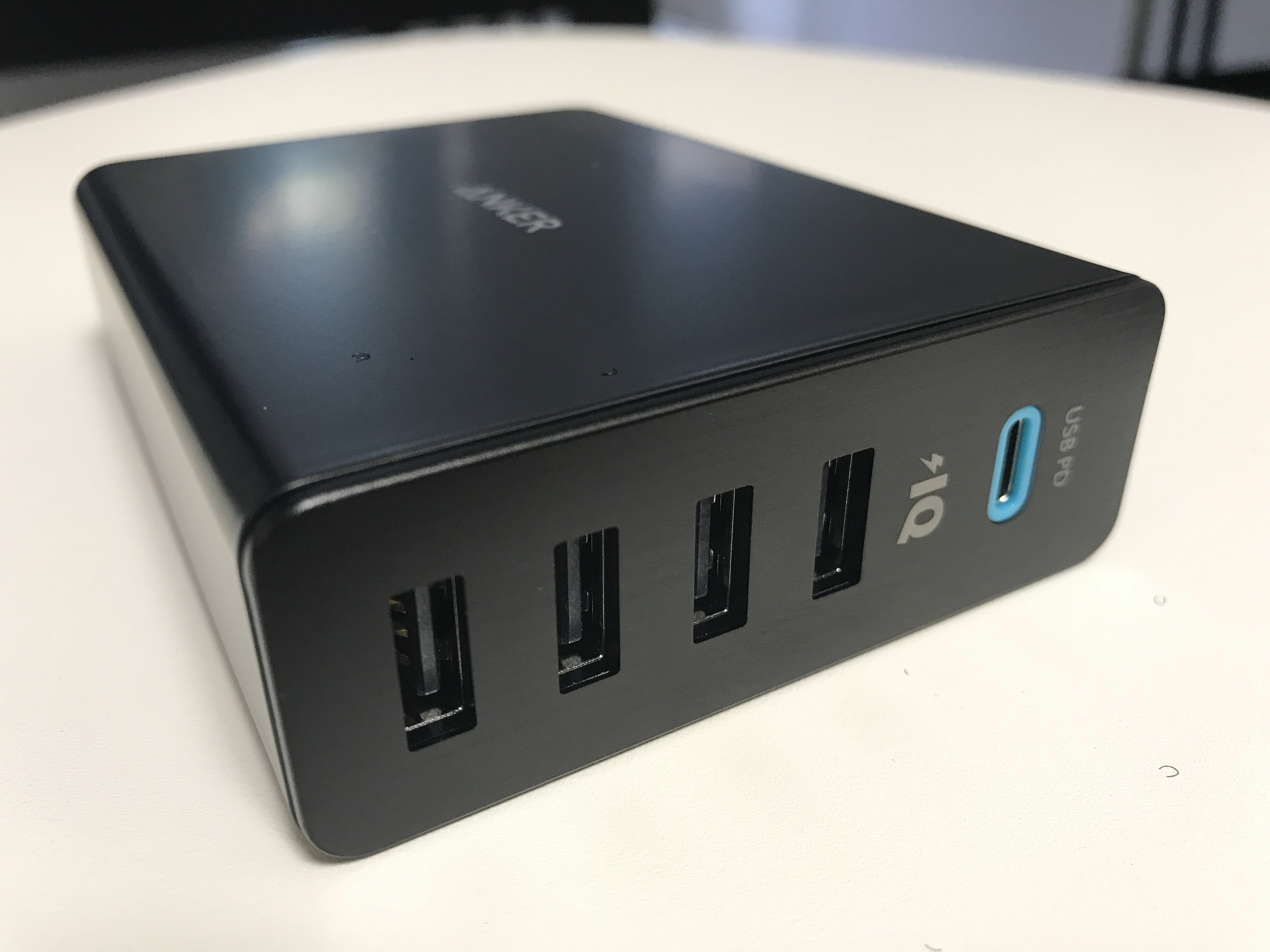 新しいMacbook Pro用のUSB-C対応充電器にAnker PowerPortが超絶便利！ | jMatsuzaki